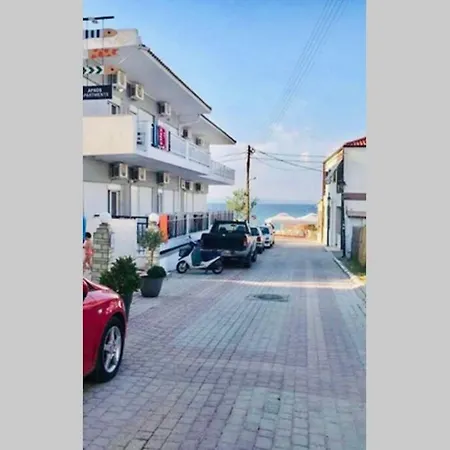 New 2 Bedroom Apt. Just By The Sea! * Políhrono