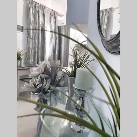 New 2 Bedroom Apt. Just By The Sea! *