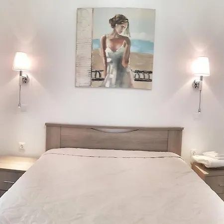 New 2 Bedroom Apt. Just By The Sea! Polychrono